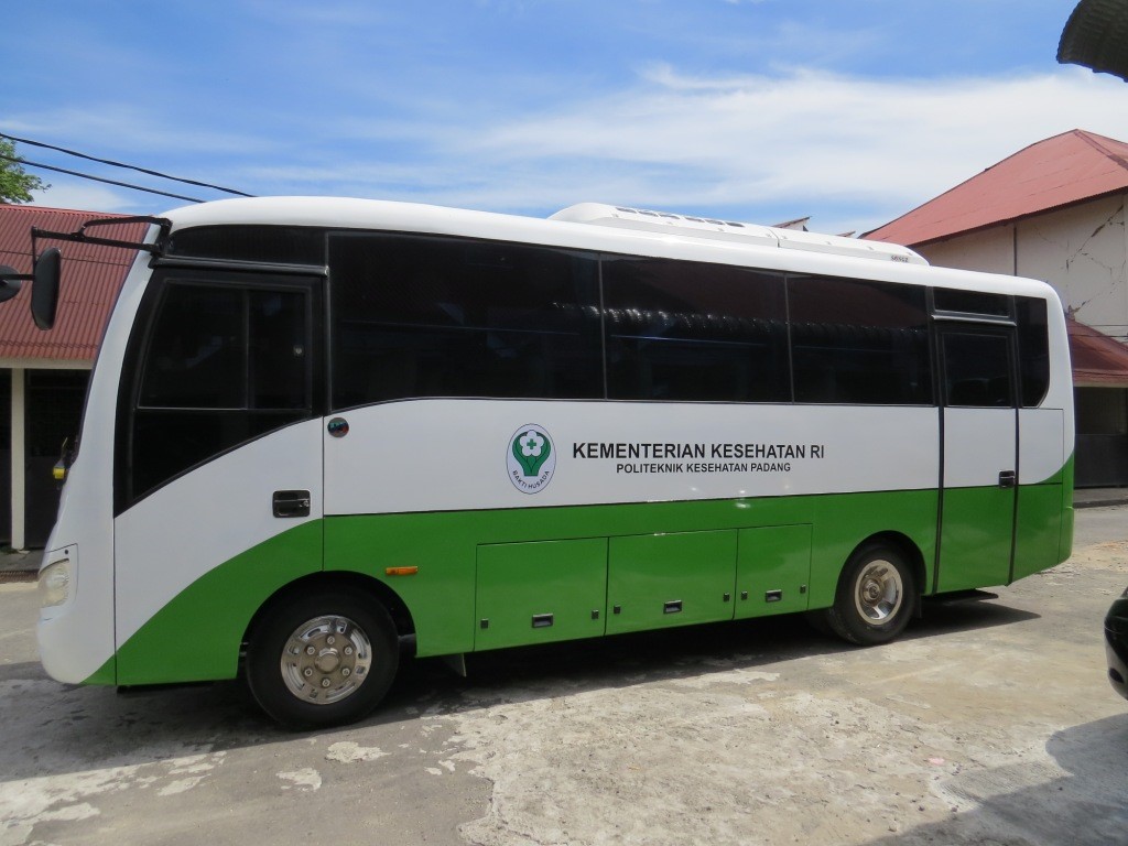 Kendaraan Bus Besar